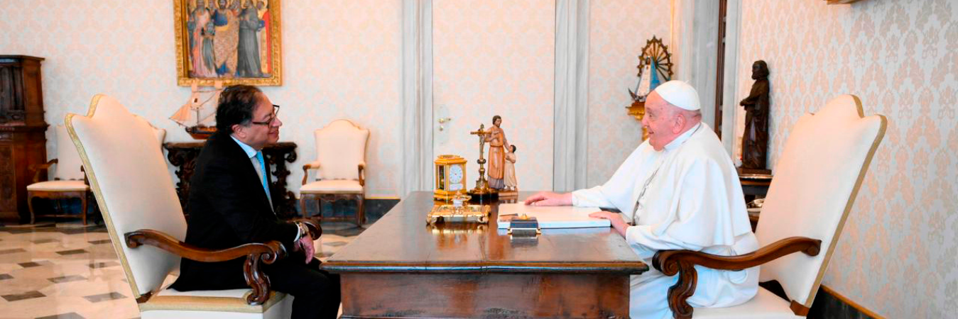 La reunión con el obispo de Roma comenzó a las 9:55 a.m., hora local, cinco minutos antes de lo previsto. /FOTOS: CORTESÍA PRESIDENCIA