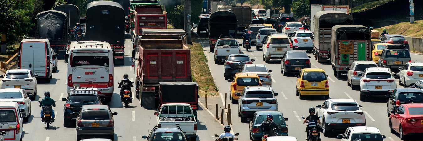 La medida aplica desde las 5:00 de la mañana hasta las 8:00 de la noche para carros particulares y motos de 2 y de 4 tiempos. FOTO: CAMILO SUÁREZ. 