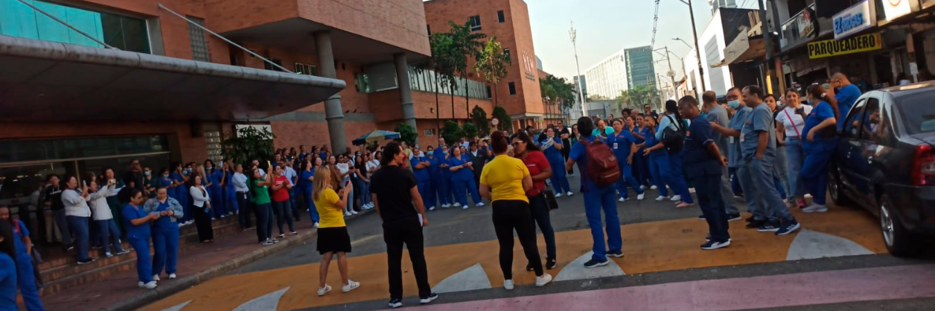 Protesta de médicos en el Hospital General. / FOTO: 