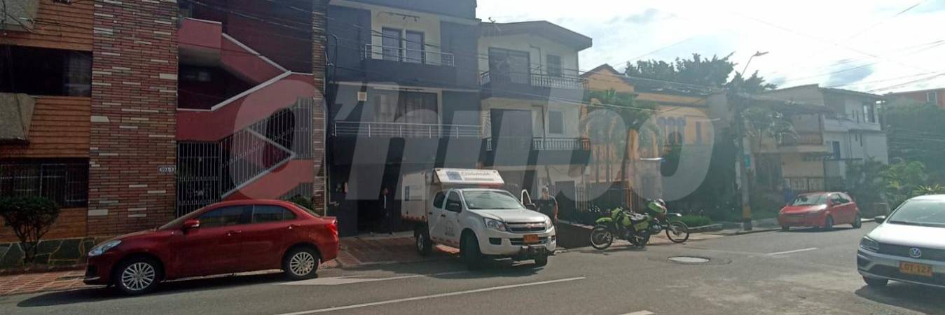 El cadáver fue hallado en el primer piso de esta edificación. / FOTO: ALEJANDRA MORALES RÍOS