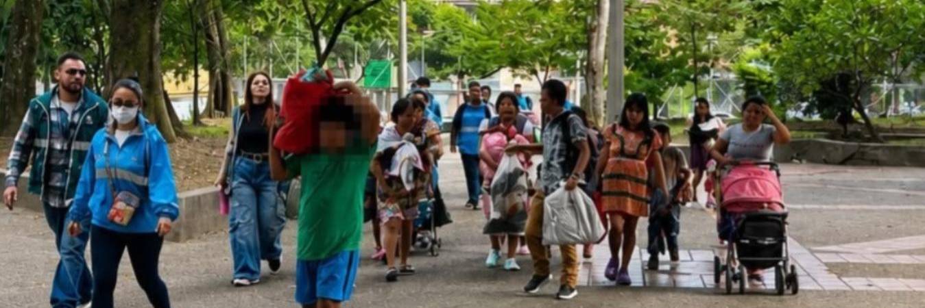 Los indígenas están siendo atendidos por la Alcaldía de Medellín. FOTO: CORTESÍA ALCALDÍA DE MEDELLÍN
