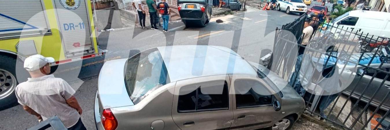 EN FOTOS: ¡Qué totazo! Carro terminó ‘patas arriba’ tras aparatoso choque en Campo Valdés