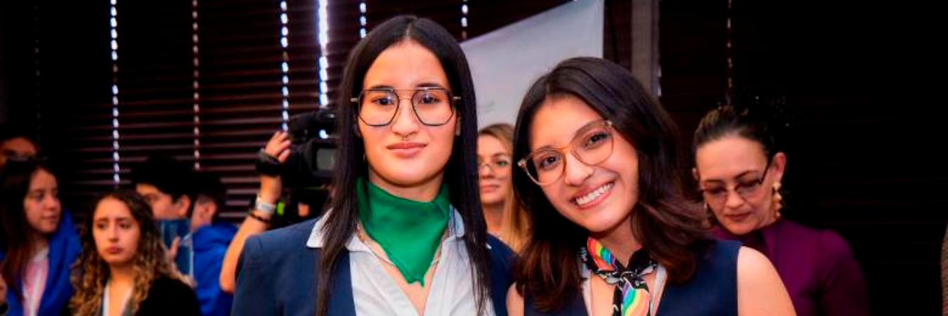 Laura y Natalia son integrantes del semillero de litigio internacional de la facultad de Derecho de la UdeA. / FOTO: CORTESÍA.