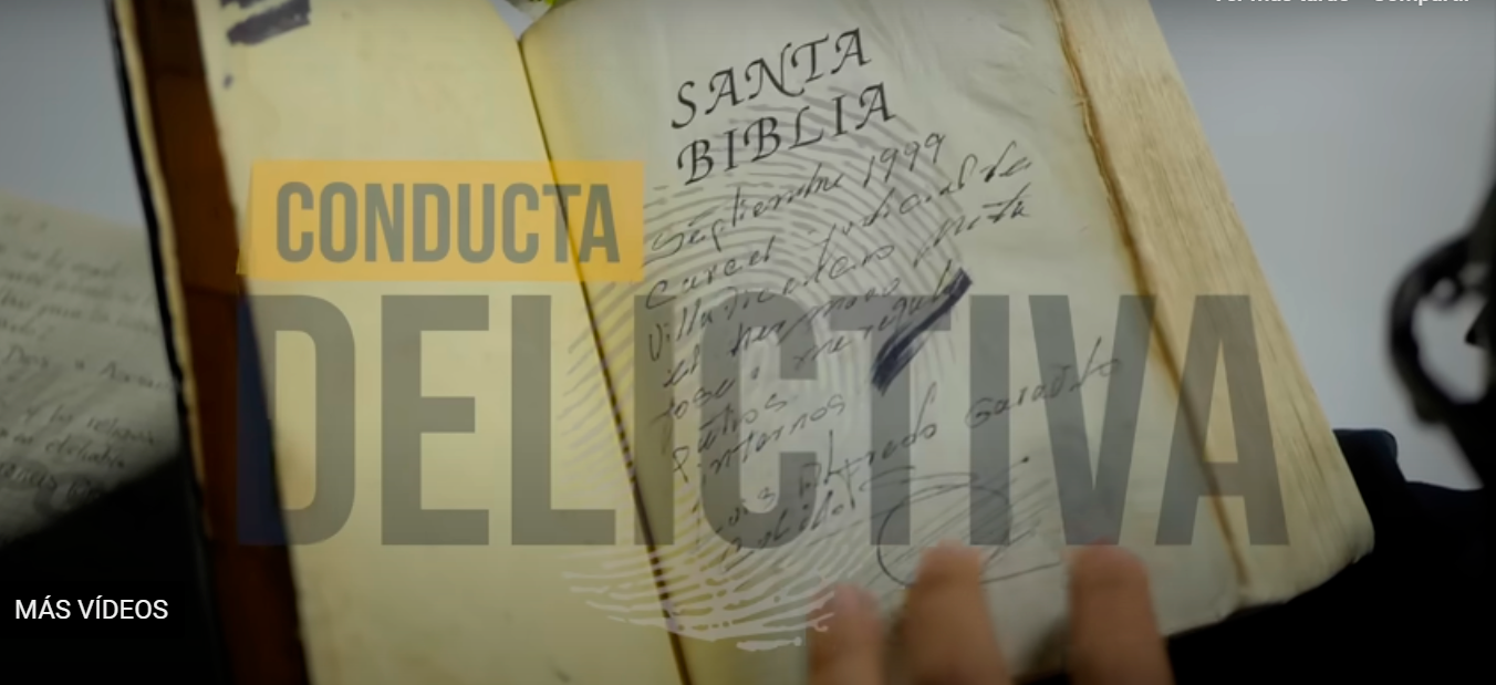 Esta es la primer página de la Biblia. /FOTO: CAPTURA DE VIDEO