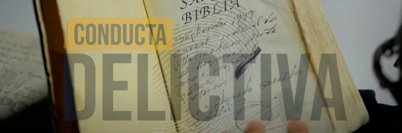 Esta es la primer página de la Biblia. /FOTO: CAPTURA DE VIDEO