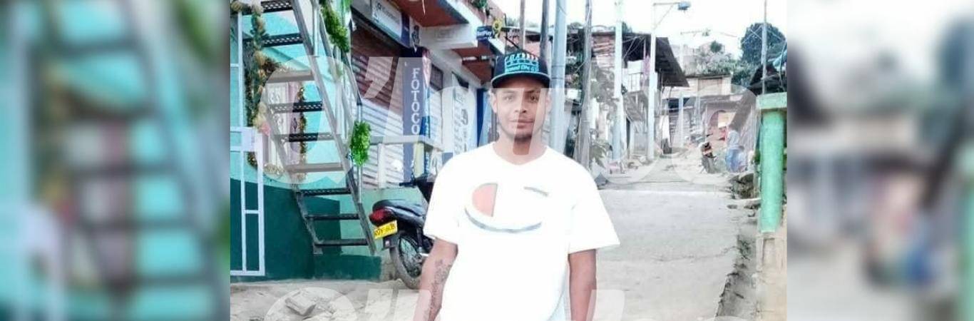 Julián Valderrama de 28 años de edad y era oriundo de Necoclí, Antioquia.