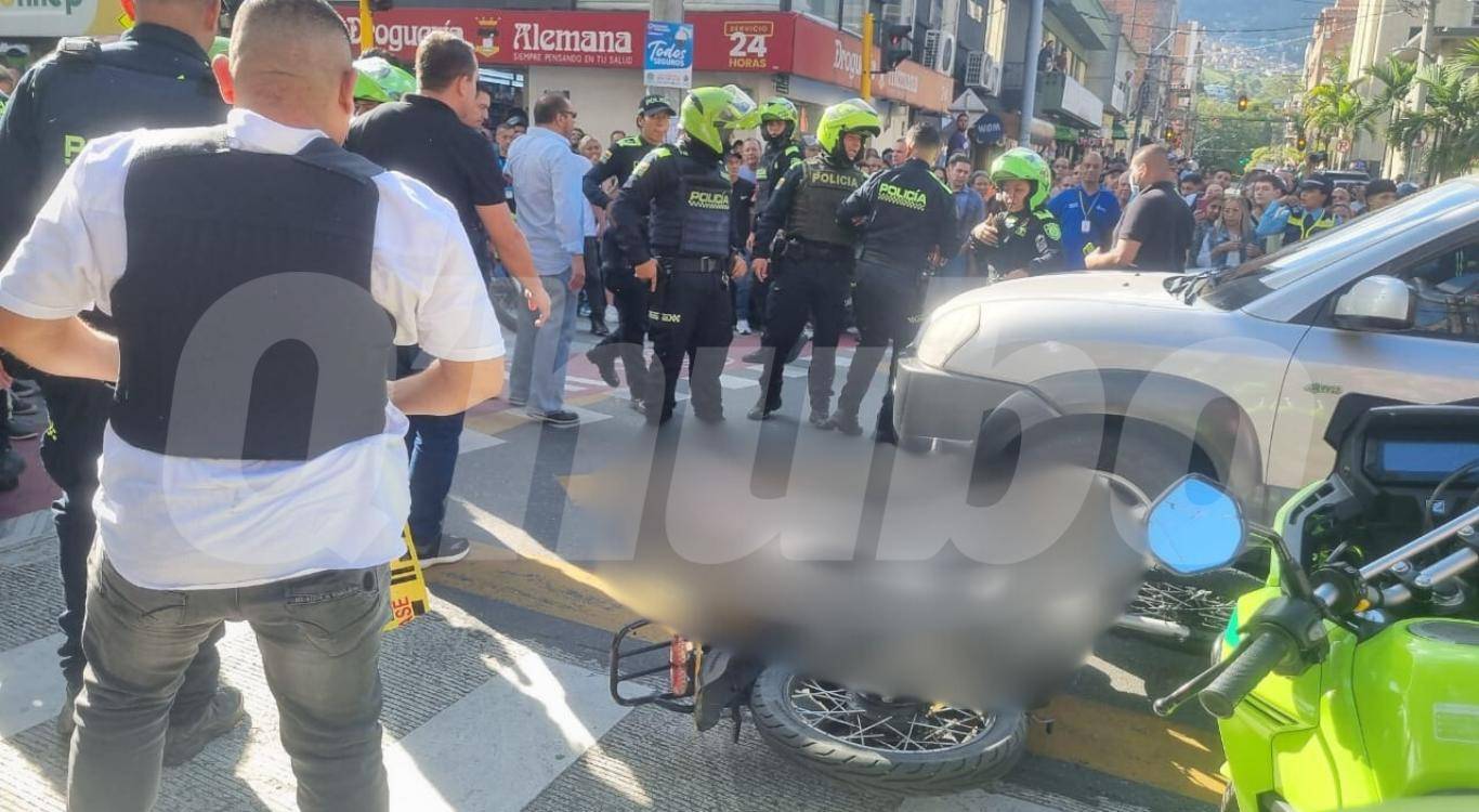 El cuerpo sin vida del presunto fletero quedó tendido junto a una moto. <b><span class=mln_small-caps_mln>/FOTO: CORTESÍA</span></b>
