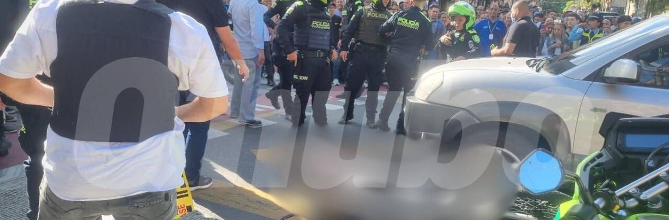 El cuerpo sin vida del presunto fletero quedó tendido junto a una moto. /FOTO: CORTESÍA