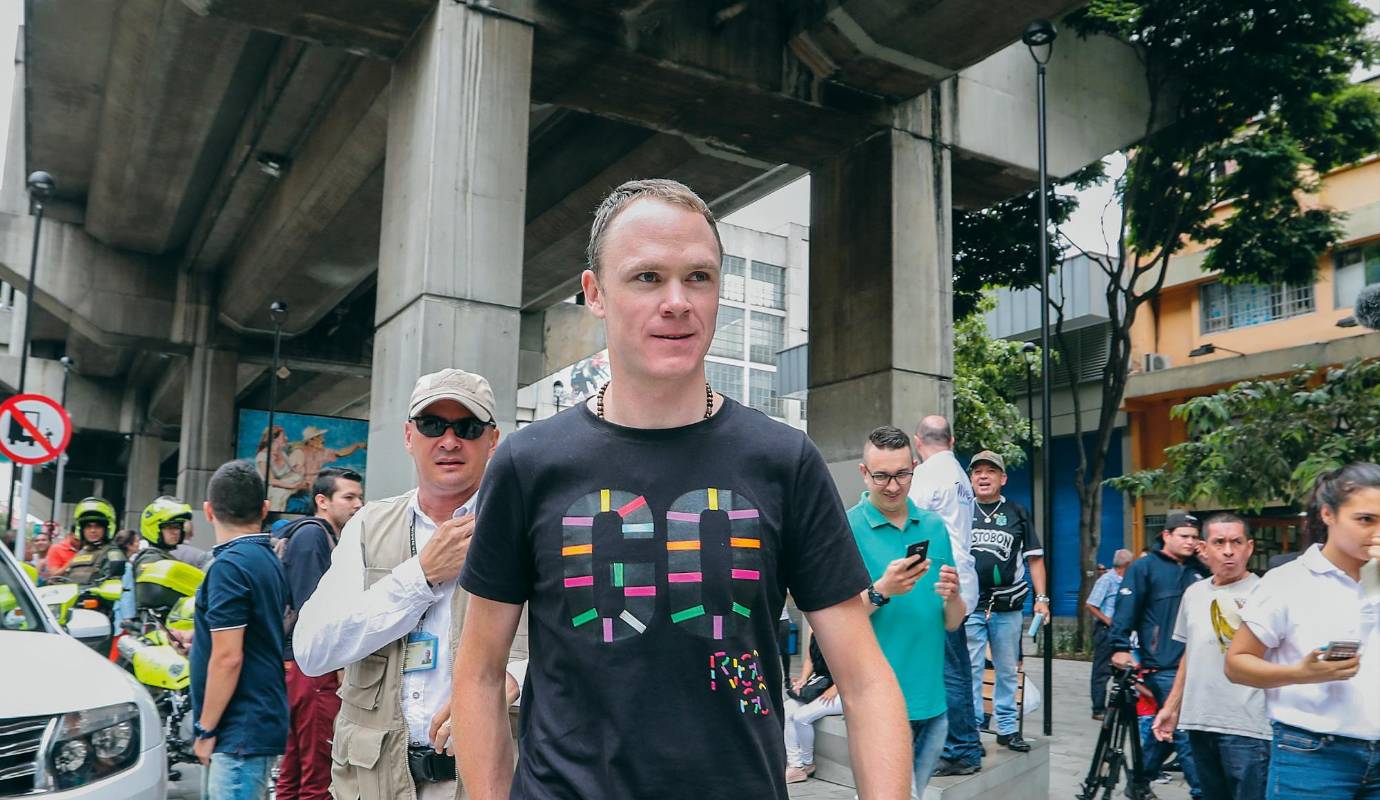 67. Un ídolo mundial en el Centro: el británico Chris Froome, 4 veces campeón del Tour de Francia, estuvo en la ciudad invitado por Rigo. Caminó por el Paseo Bolívar, viajó en tranvía y hasta se subió al metrocable de La Sierra. / FOTO: RÓBINSON SÁENZ.