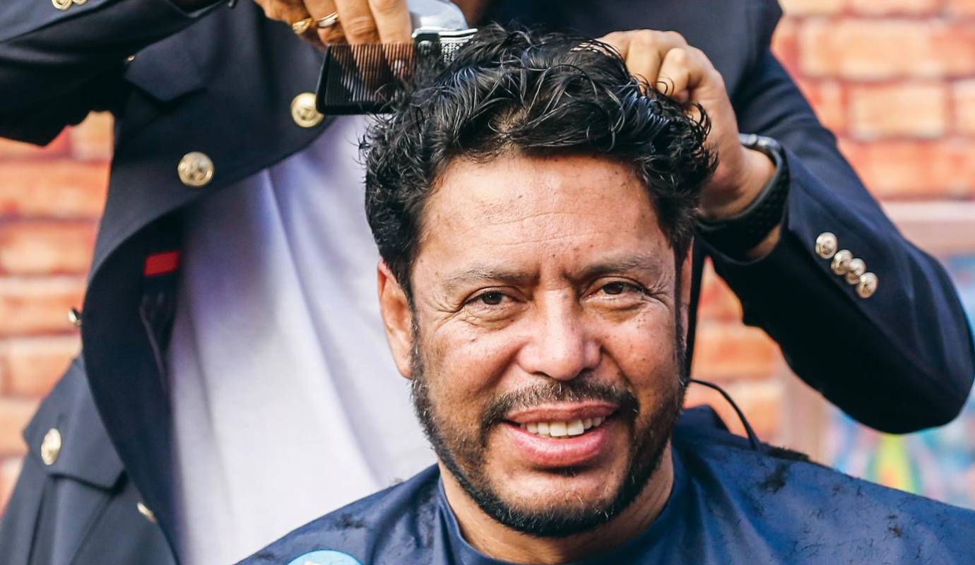 69. La peluquiada de René: René Higuita apostó que si la Selección Colombia no ganaba el título de la Copa América de Brasil se cortaría su querida melena. ¡El Loco sí cumplió! / FOTO: JAIME PÉREZ.