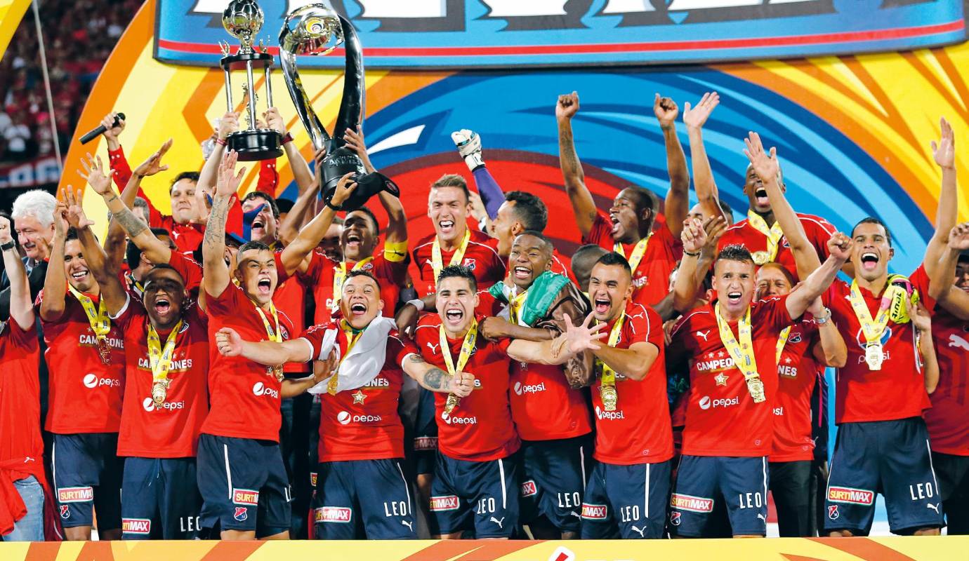 52. Una estrella poderosa: 7 años después, con triunfo y en casa, Medellín volvió a ganar una estrella de la mano de Leonel Álvarez, el primer técnico bicampeón con el Poderoso. La final fue el 19 de junio. / FOTO: JUAN ANTONIO SÁNCHEZ.