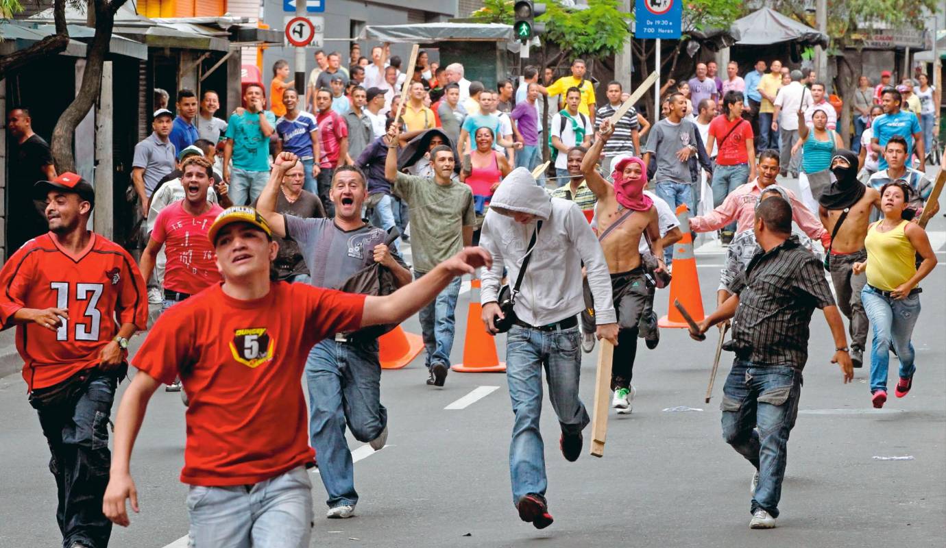 27. Caos en el Centro: el centro de Medellín vivió un verdadero caos en unas protestas organizadas por los comerciantes. Ocurrió el 1.° de octubre. / FOTO: JAIME PÉREZ.