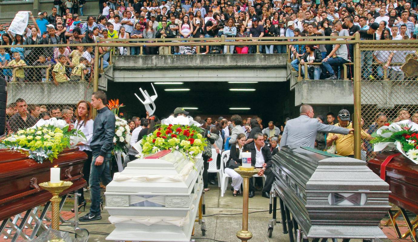 34. Luto en el fútbol: cuatro futbolistas Sub-20 de Águilas Doradas murieron en un accidente de tránsito en la autopista Medellín-Bogotá a la altura de Guarne. / FOTO: RÓBINSON SÁENZ.