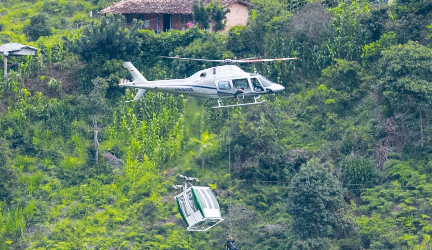 64. Susto en Palmitas: la familia Celis quedó encerrada durante 12 horas en el cable de Palmitas. Afortunadamente salieron sanos y salvos.