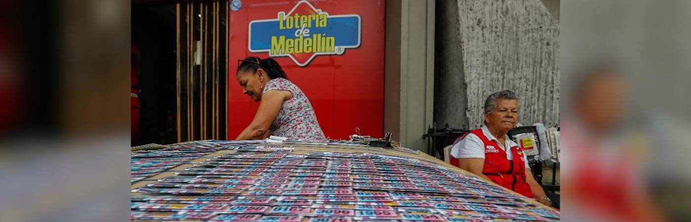 Venta de loterías. FOTO: MANUEL SALDARRIAGA