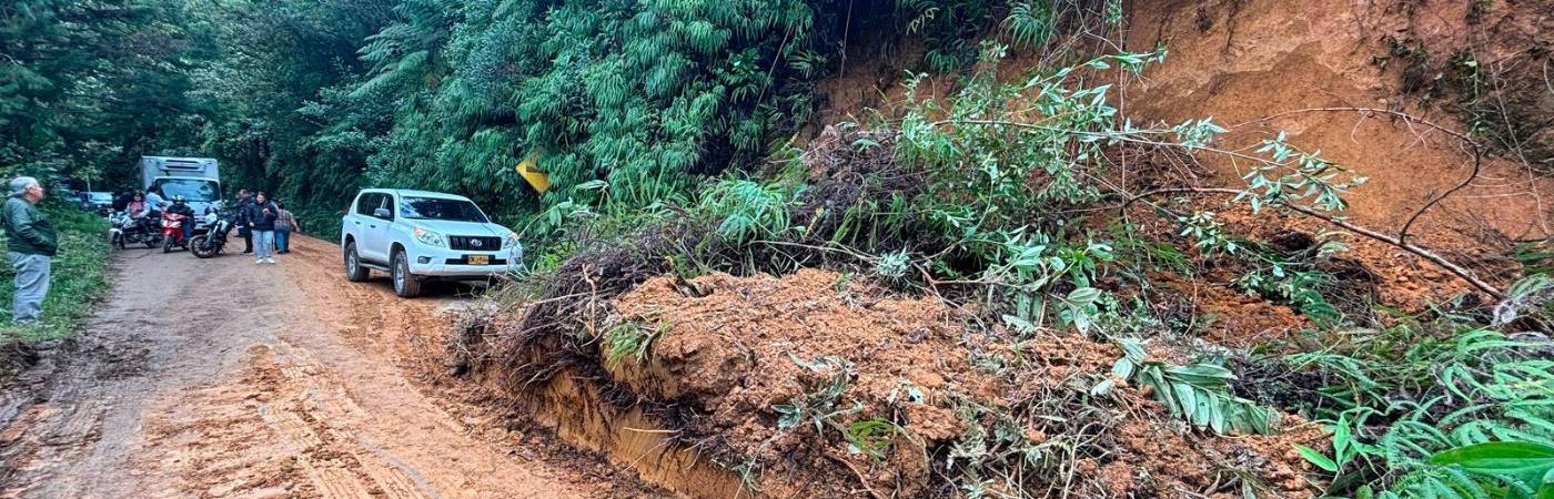 Ya habilitaron paso a un solo carril en la vía Abejorral-La Ceja. /FOTO: CORTESÍA 