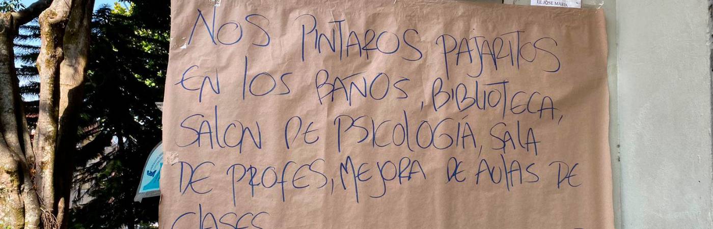 Protesta en la Institución Educativa José María Bravo Márquez ubicada en Manrique. /FOTO: SINDY VALLE 