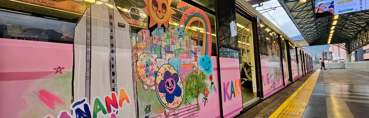 Así es el tren con motivo de ‘Mañana Será Bonito Fest’ de Karol G. /FOTO: CORTESÍA 