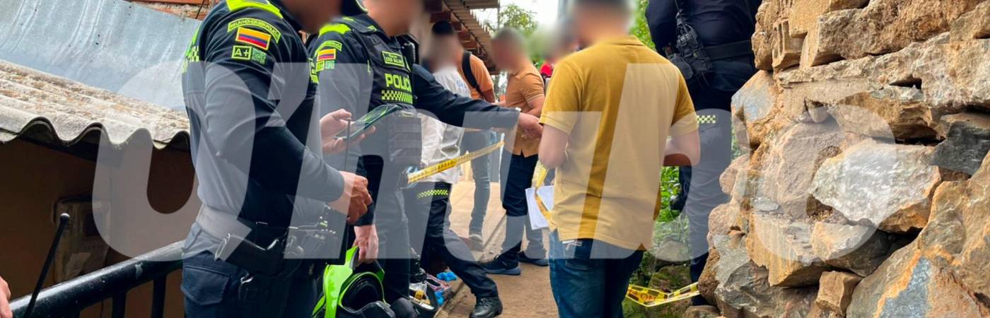 La Policía se desplazó a la zona tras ser alertada de lo sucedido. /FOTO: ANDRÉS FELIPE OSORIO GARCÍA