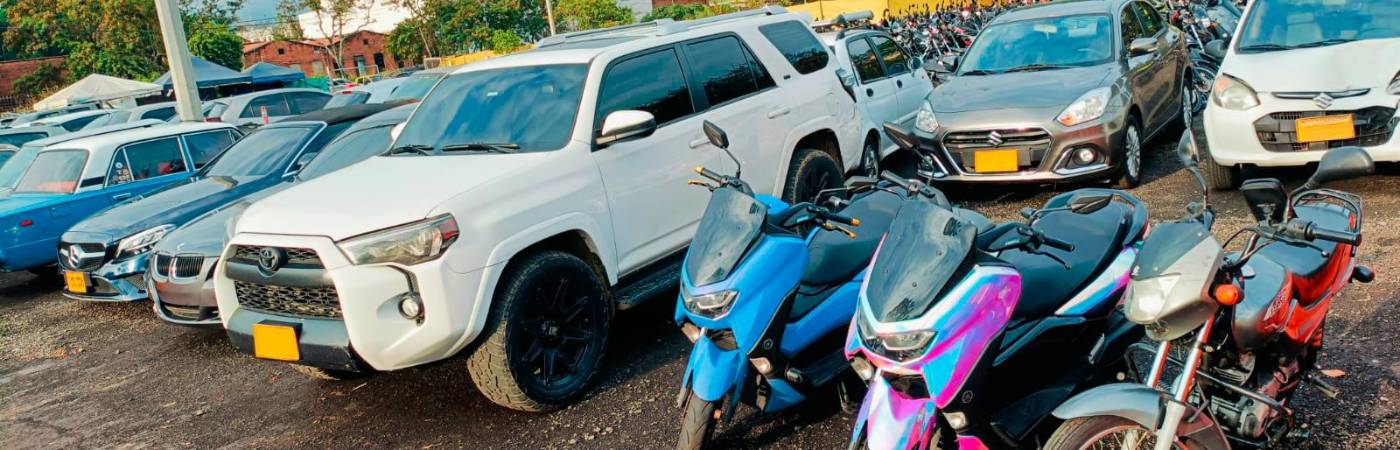 Estas son algunas de las motos y vehículos incautados. /FOTO: CORTESÍA