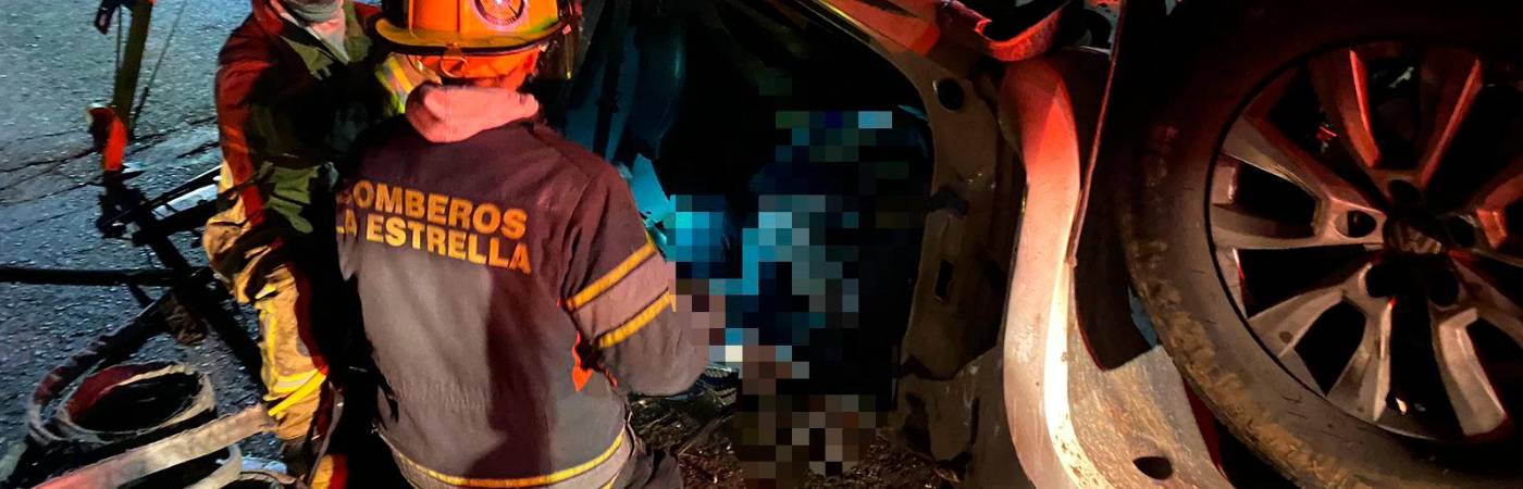 7 unidades bomberiles llegaron al lugar de los hechos. /FOTO: CORTESÍA BOMBEROS LA ESTRELLA