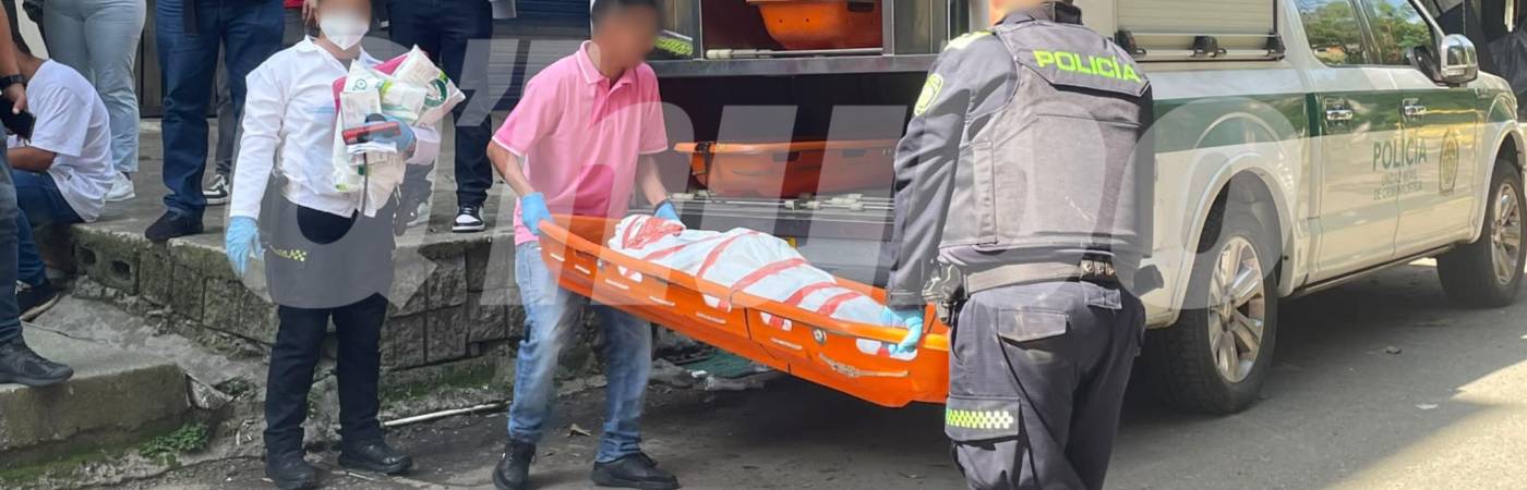 Agentes de la Sijín de la Policía se encargaron de las labores judiciales. FOTO: LAURA ROSA JIMÉNEZ VALENCIA