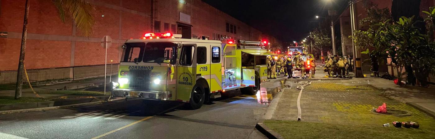 EN IMÁGENES: Incendio en Rionegro dejó multimillonarios pérdidas 