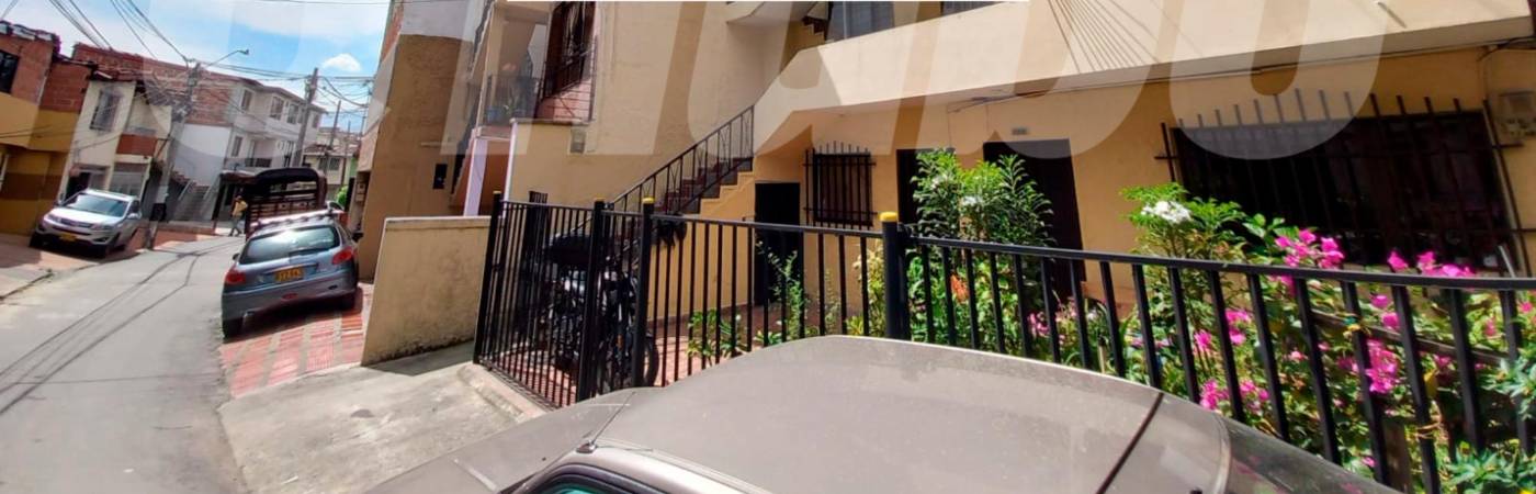 En el tercer piso de esta vivienda, en belén La Gloria, hallaron los cuerpos de Érica Paola y Juan Diego. /FOTO: MAURICIO PALACIO