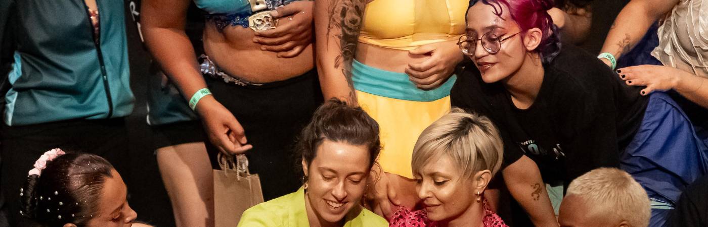 Al unirse, las medallas de Pole Art Colombia forman una nueva figura, lo cual refleja la idea de que sin el otro no hay competencia. FOTO: CORTESÍA.