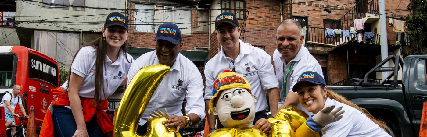 EN FOTOS: ¡Armando Calle ha sido 400 veces campeón contra huecos y daños! 