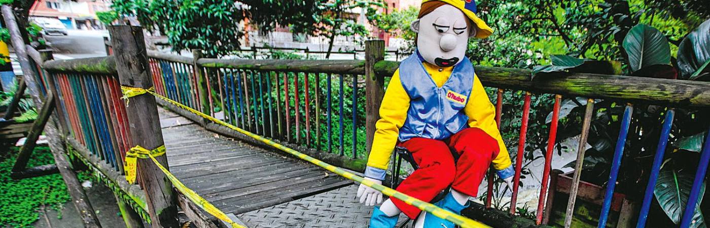 Así estaba el puente el pasado 1.° de noviembre que volví a visitar el sector. Es un peligro. /FOTO: JULIO CÉSAR HERRERA