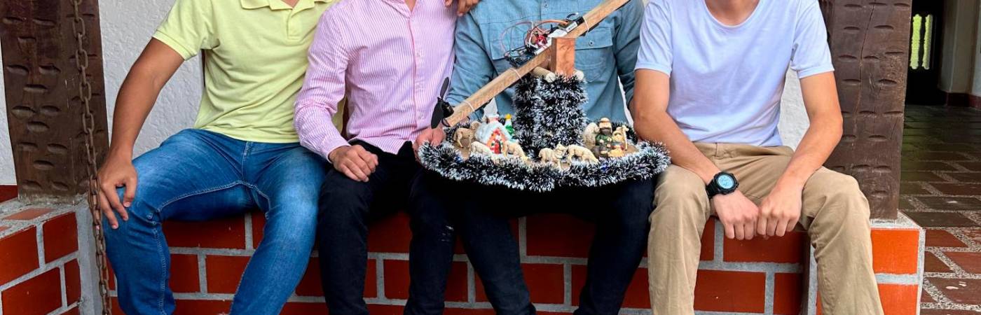 (De izq. a der.) Anderson Romero, Juan José Gómez, Juan Felipe Ríos y Gerardo Ramírez, quienes están en el último semestre de ingeniería aeroespacial. /FOTO: CORTESÍA 