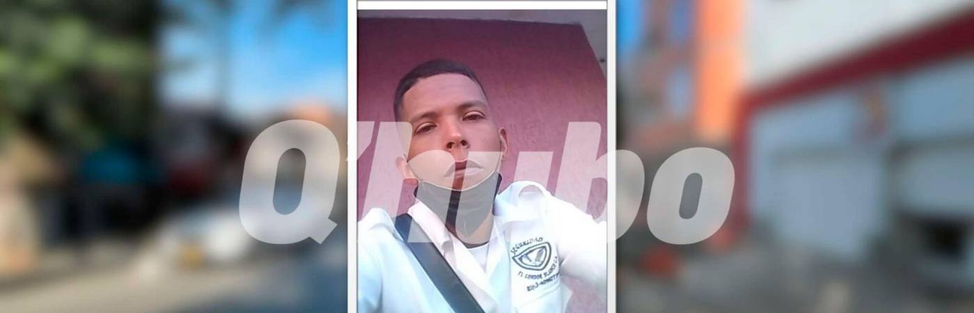 Luis Miguel vendía dulces a las afueras del D1. /FOTOS: ANDRÉS FELIPE OSORIO GARCÍA Y CORTESÍA 