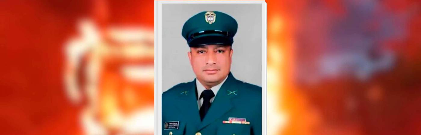 Él era el Sargento viceprimero del Ejército Carlos Andrés Cisneros Maigual. /FOTOS: CAPTURA DE VIDE Y EJÉRCITO