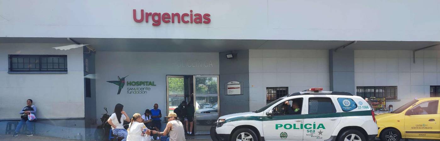 Policías de Infancia y Adolescencia realizan acompañamiento al caso. /FOTO: ANDRÉS GARCÍA HERNÁNDEZ