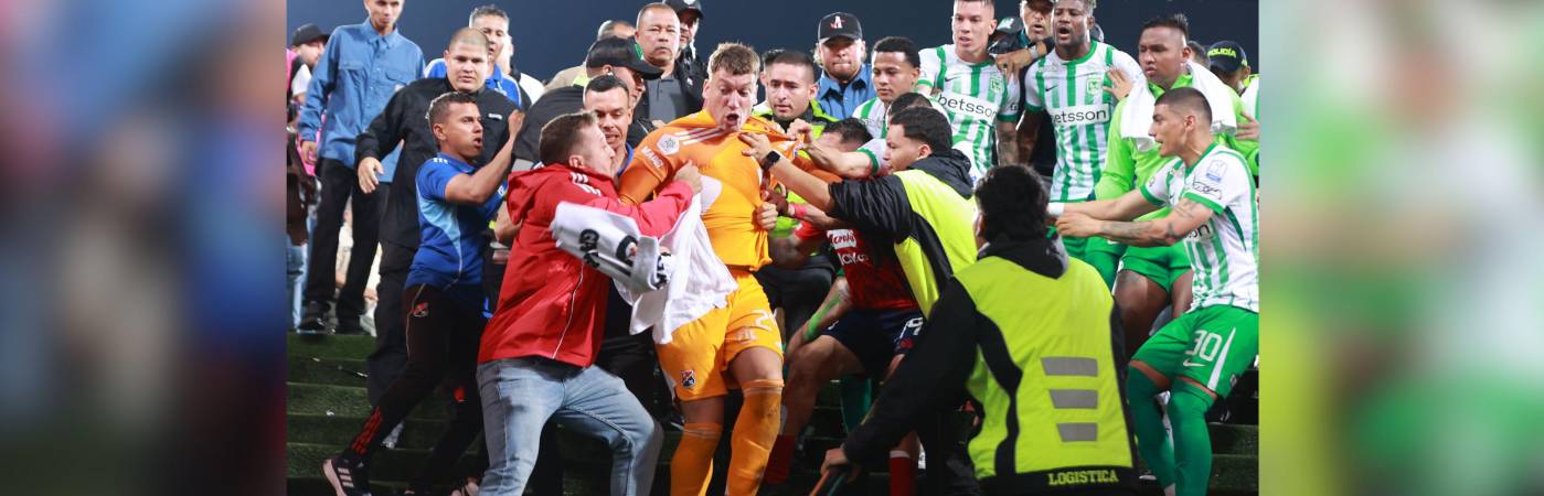 El partido terminó en tremenda furrusca. /FOTO: MANUEL SALDARRIAGA QUINTERO