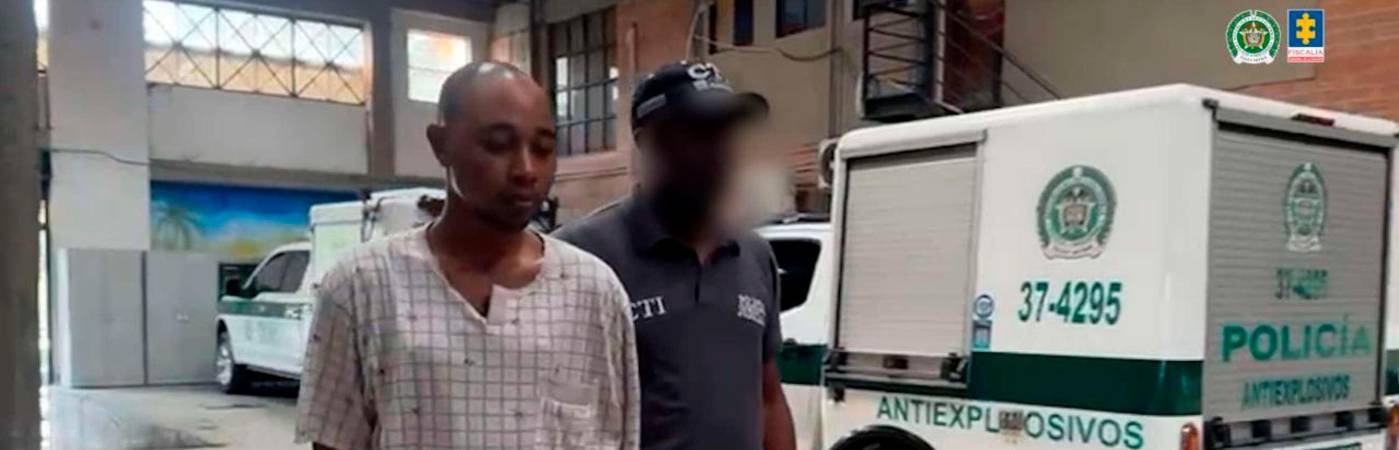 Carlos Arley Hurtado Valencia tras ser capturado por el CTI de la Fiscalía. /FOTO: CORTESÍA