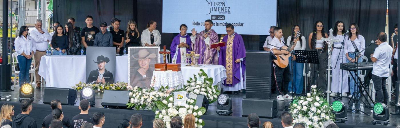 Misa de despedida de Yeison Jiménez y Jéfferson Osorio en Manzanares, Caldas. FOTO: ALCALDÍA DE MANZANARES