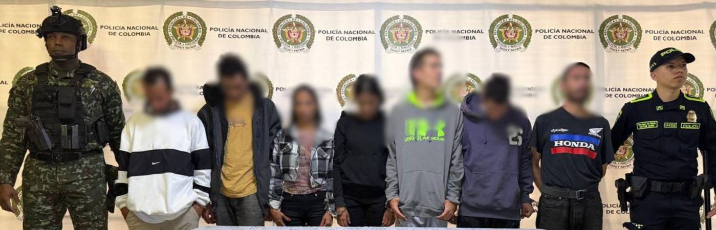 Entre los capturados hay dos mujeres conocidas con los alias de Carolina y Vanesa. FOTO: POLICÍA NACIONAL