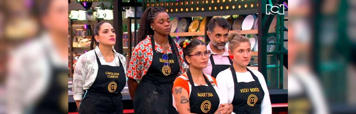 Carolina Cuervo, Caterine Ibargüen, Jacques Toukhmanian, Martina La Peligrosa y Vicky Berrío tenían delantal negro. /FOTO: CAPTURA DE VIDEO RCN TELEVISIÓN