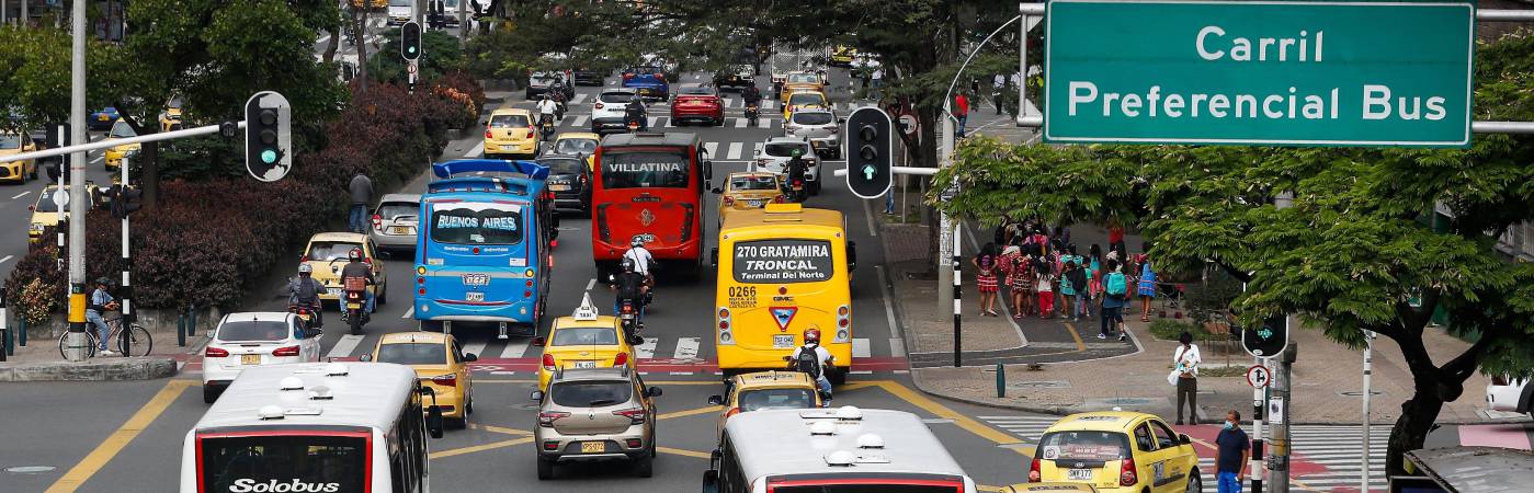 Movilidad en Medellín. FOTO: ARCHIVO - MANUEL SALDARRIAGA QUINTERO