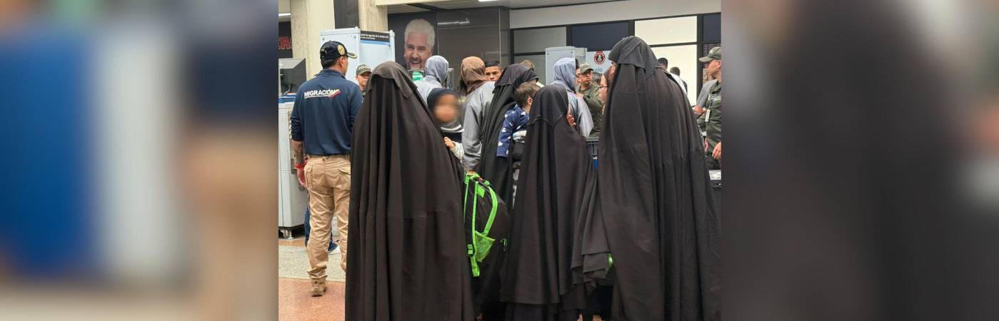 Durante una semana, los nueve adultos permanecieron en un centro migratorio de Medellín. FOTO: MIGRACIÓN COLOMBIA
