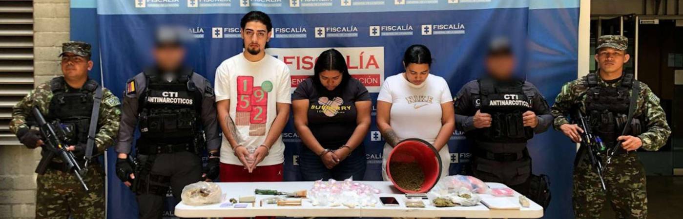 Los capturados Yeison Daniel Valbuena Montoya, Leidy Laura Escobar Amaya y Wendy Yullye Montoya Atehortúa. /FOTO: CORTESÍA