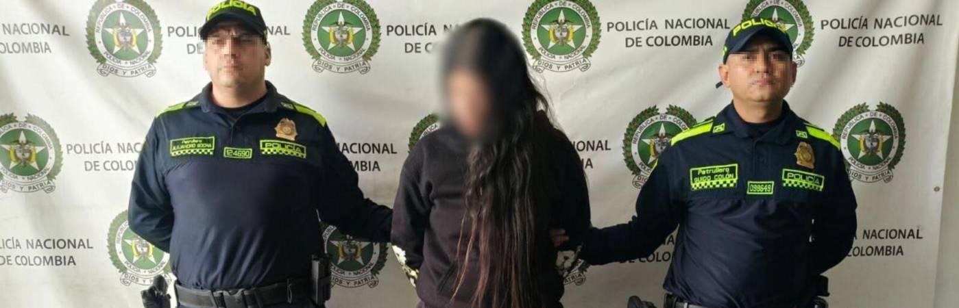 Yésica María Rico, alias la Sobrina y presunta integrante del Clan del Golfo, tras ser capturada. /FOTO: POLICÍA NACIONAL 
