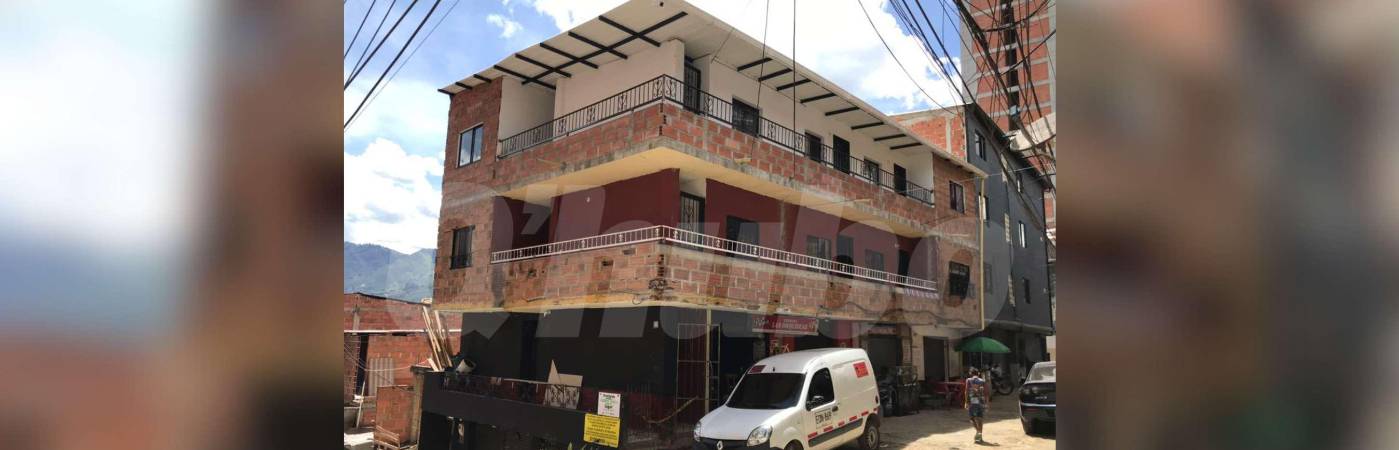 En el tercer piso de esta edificación ocurrió la fatal riña. /FOTO: LAURA ROSA JIMÉNEZ VALENCIA