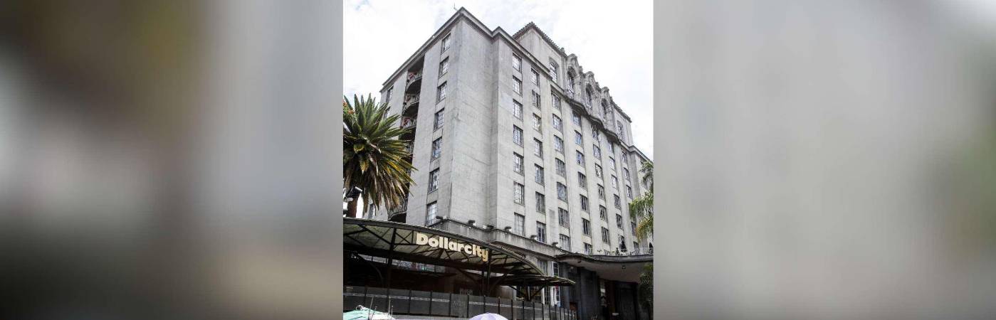 Los comerciantes se apoderaron de la bahía del hotel. La música de diferentes géneros y los megáfonos con las ventas aturden a los huéspedes. /FOTOS: JULIO CÉSAR HERRERA Y SINDY VALLE