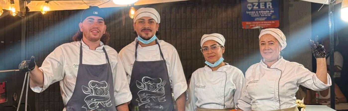 De izquierda a derecha: Duván Moreno, Alonso Moreno, Yulieth Jiménez y Alva Lucía Cartagena hacen parte del grupo cocinero. FOTO: CORTESÍA
