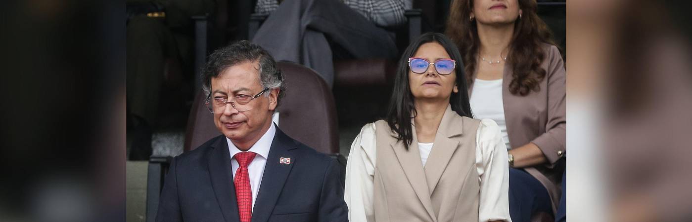 El expresidente Gustavo Petro y la exdirectora del Dapre, Angie Rodríguez. FOTO: COLPRENSA - CATALINA OLAYA