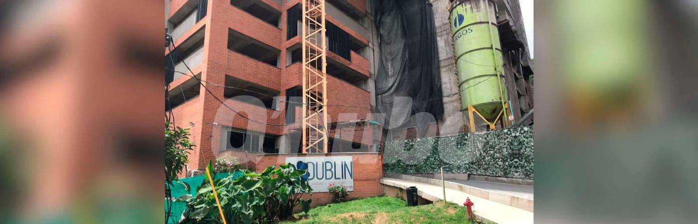 En uno de los apartamentos de este edificio, que tiene una parte habitada y otra en construcción, ocurrió la muerte del extranjero. / FOTO: LAURA ROSA JIMÉNEZ VALENCIA