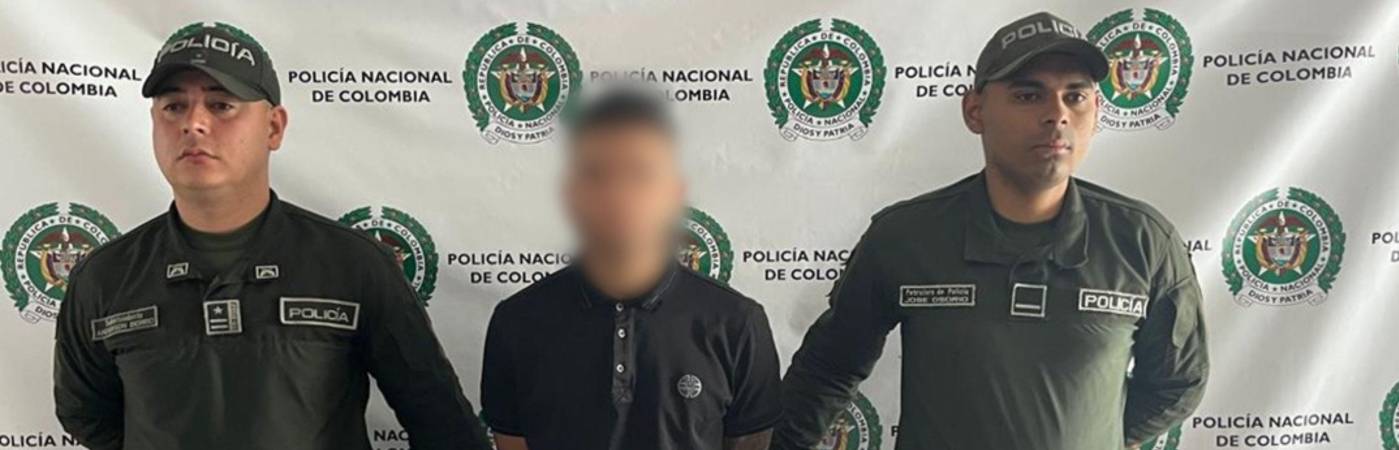 El presunto integrante del Clan del Golfo tras ser capturado por la Policía. FOTO: POLICÍA NACIONAL